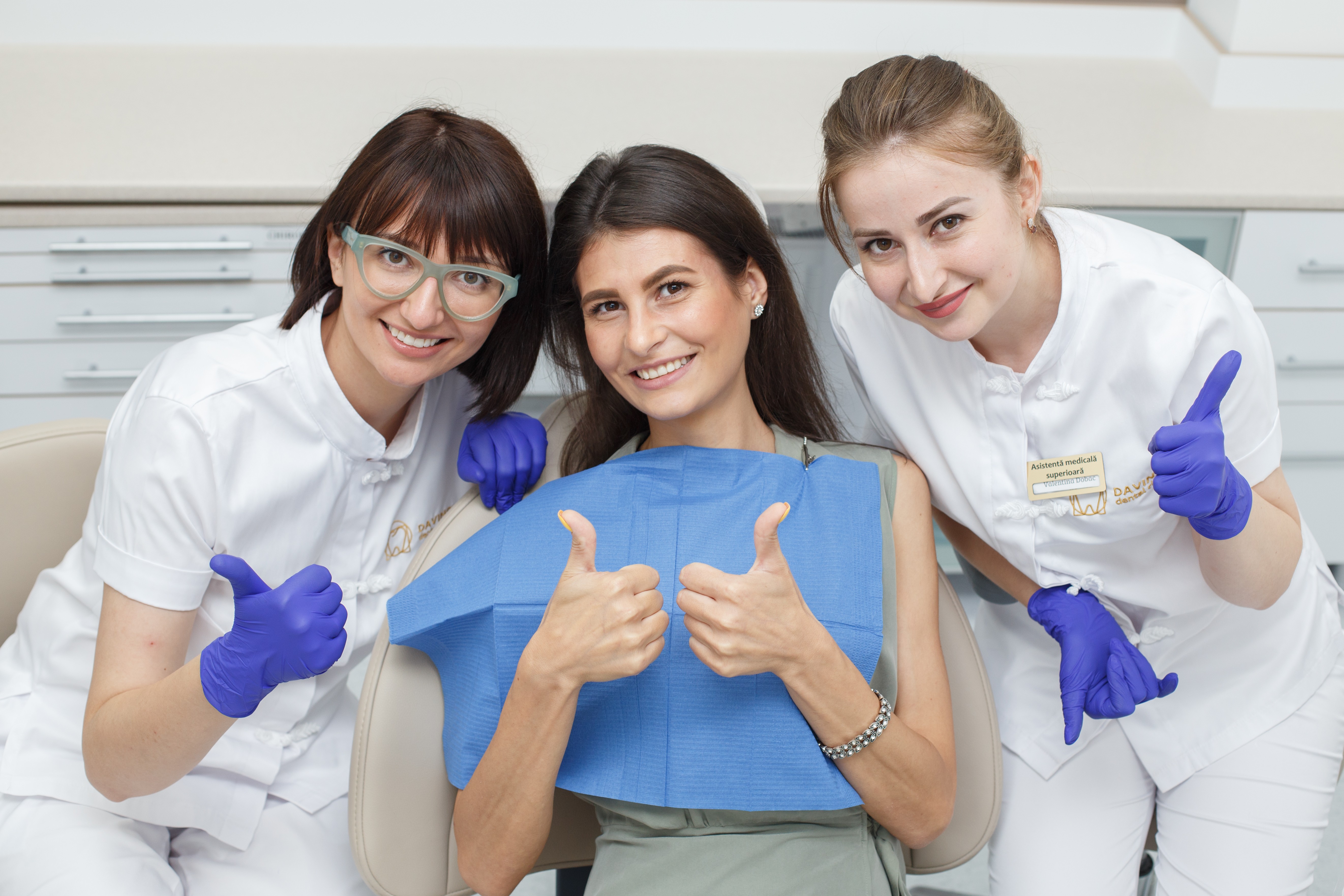 tratamente dentare Chisinau precum implant dentar, albire dentare